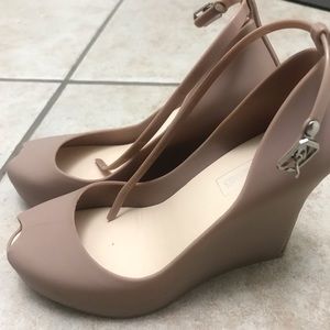 High heels shoes size 6, new